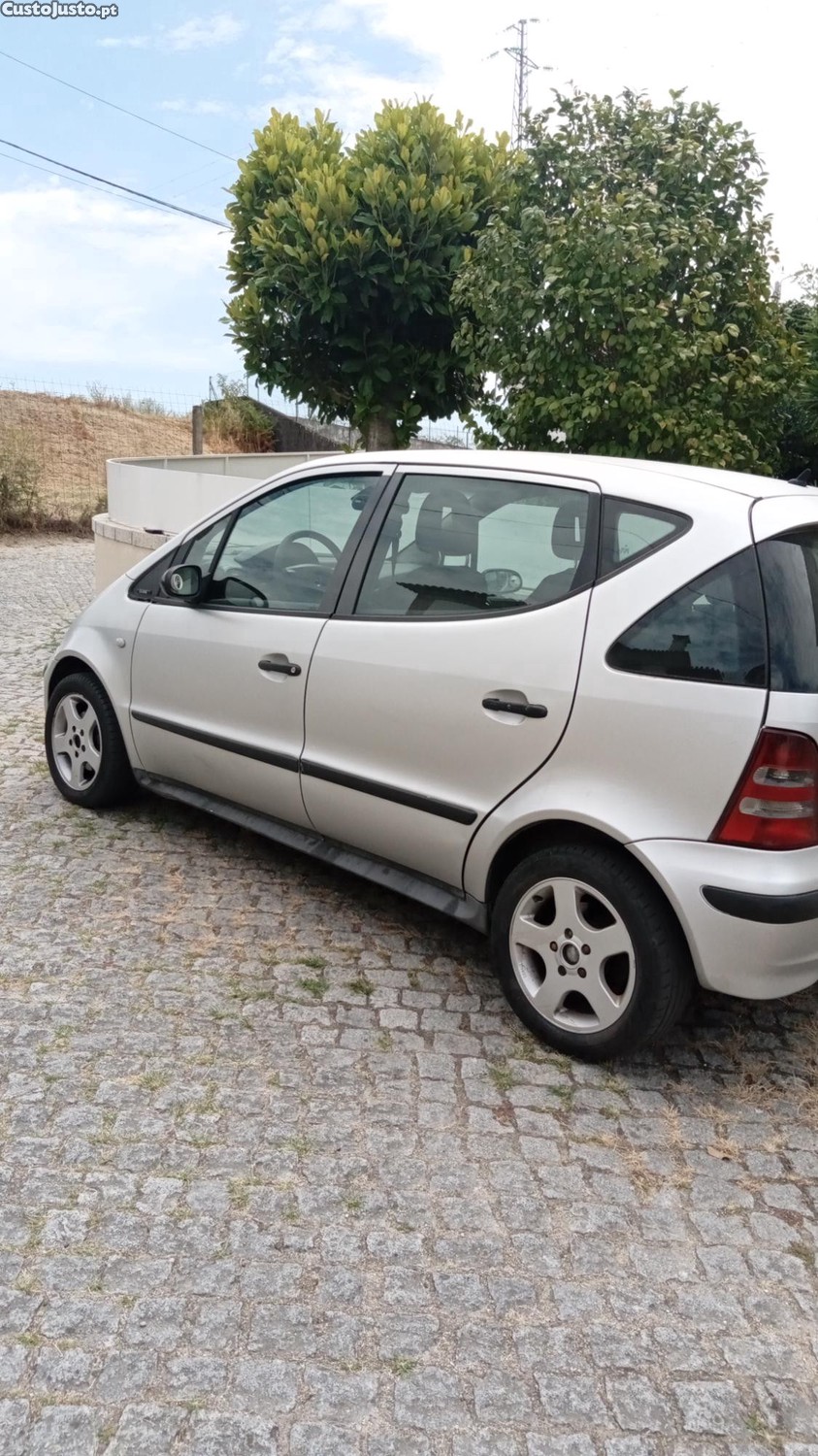 Mercedes-Benz A 170 CDI — fotografia 4