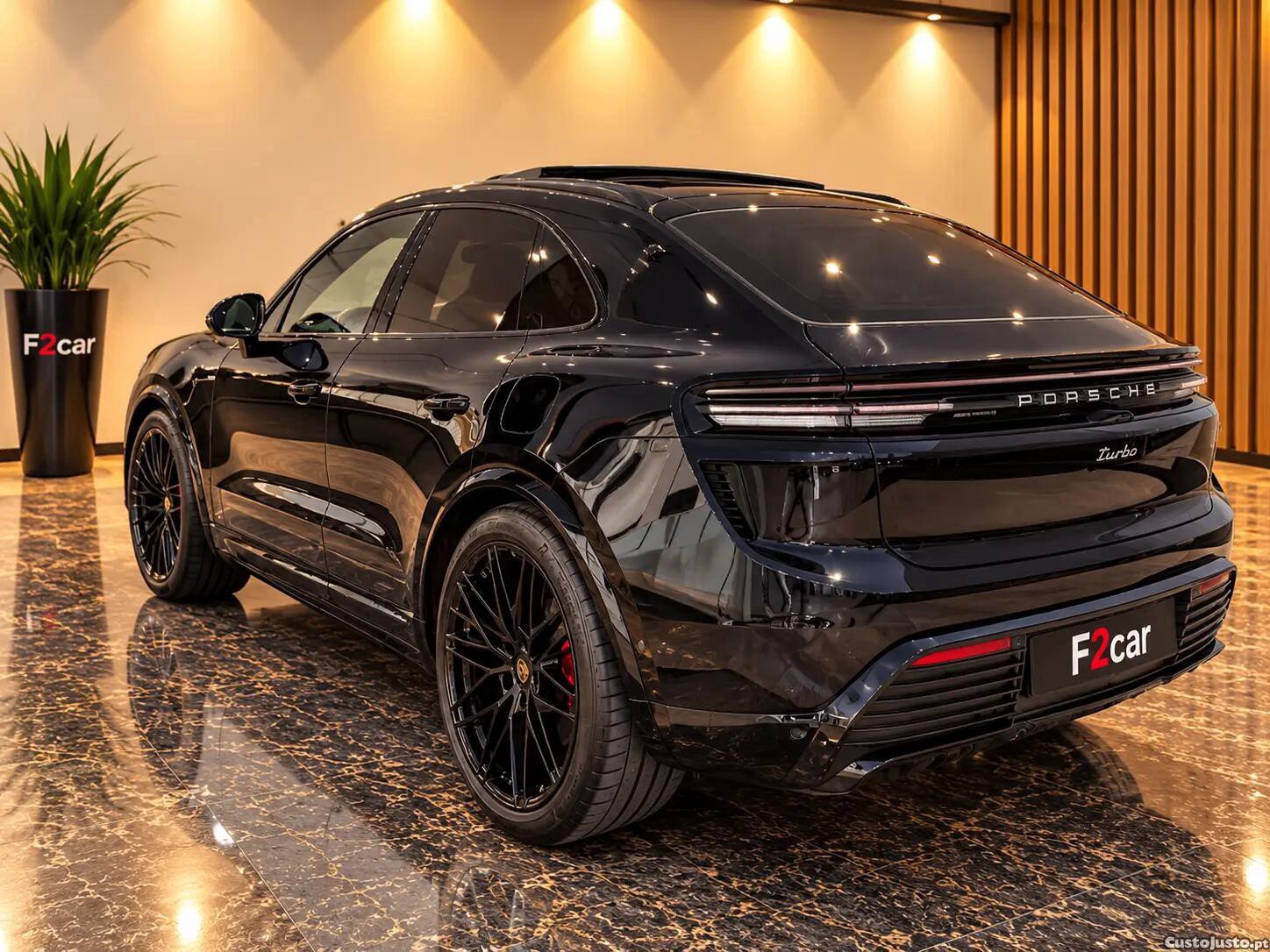 Porsche Macan Electric Turbo — photo 5