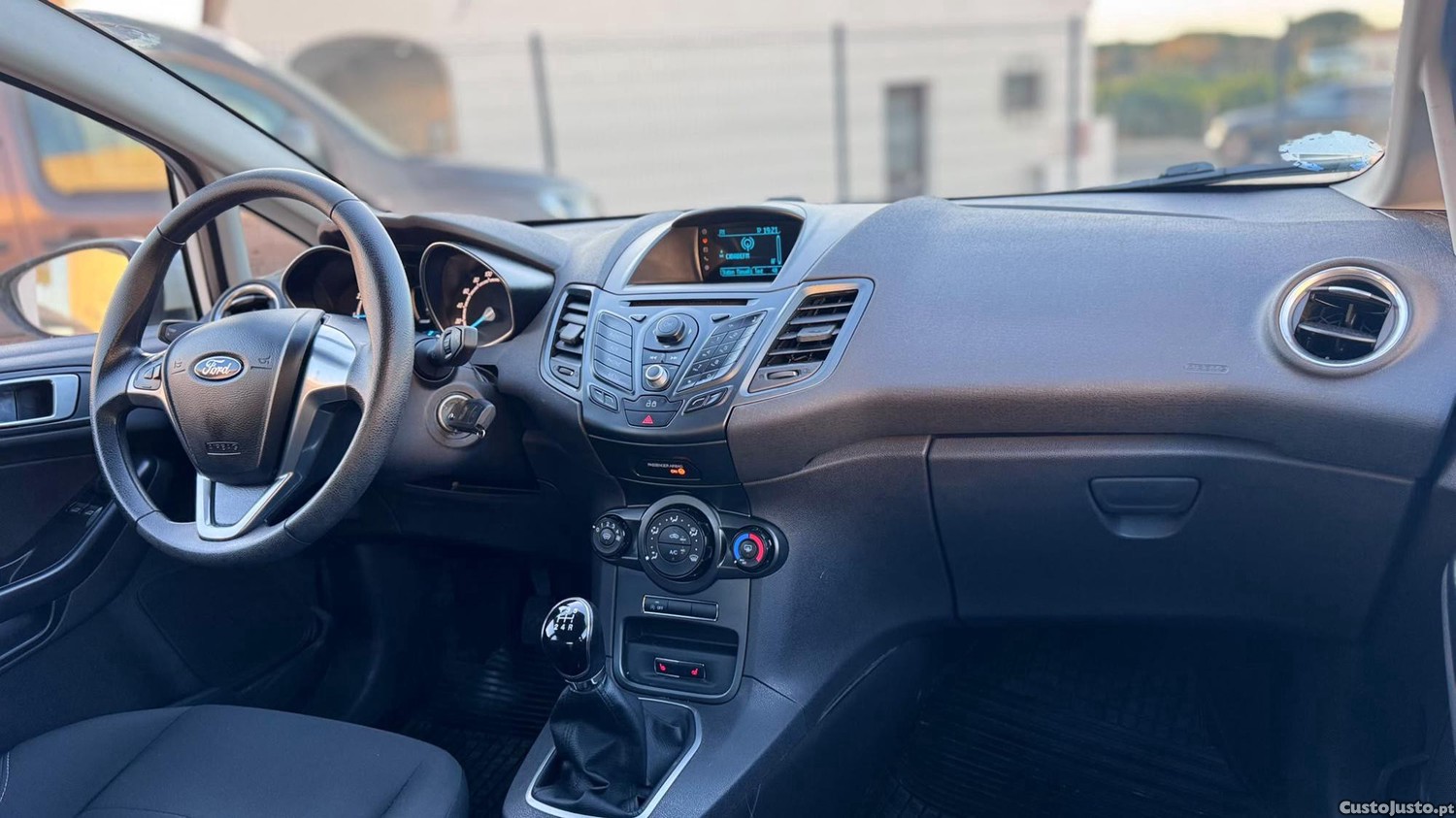 Ford Fiesta Fiesta 1.0 EcoBoost SYNC Edition 110  mês — photo 3
