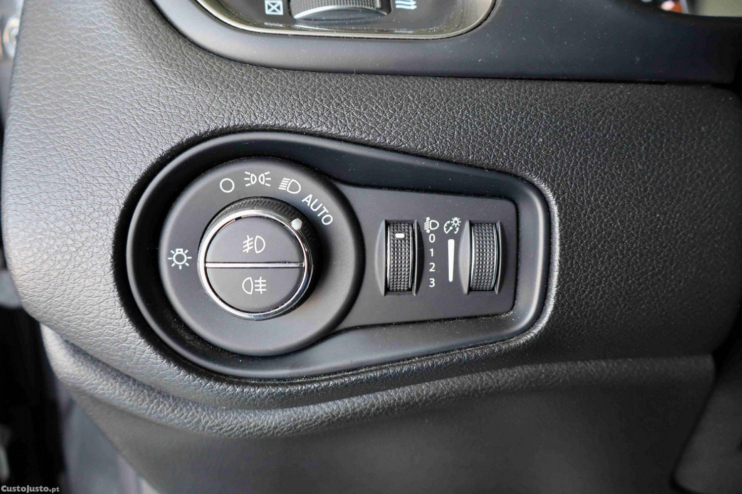 Jeep Renegade 1.0 T Limited — fotografia 15