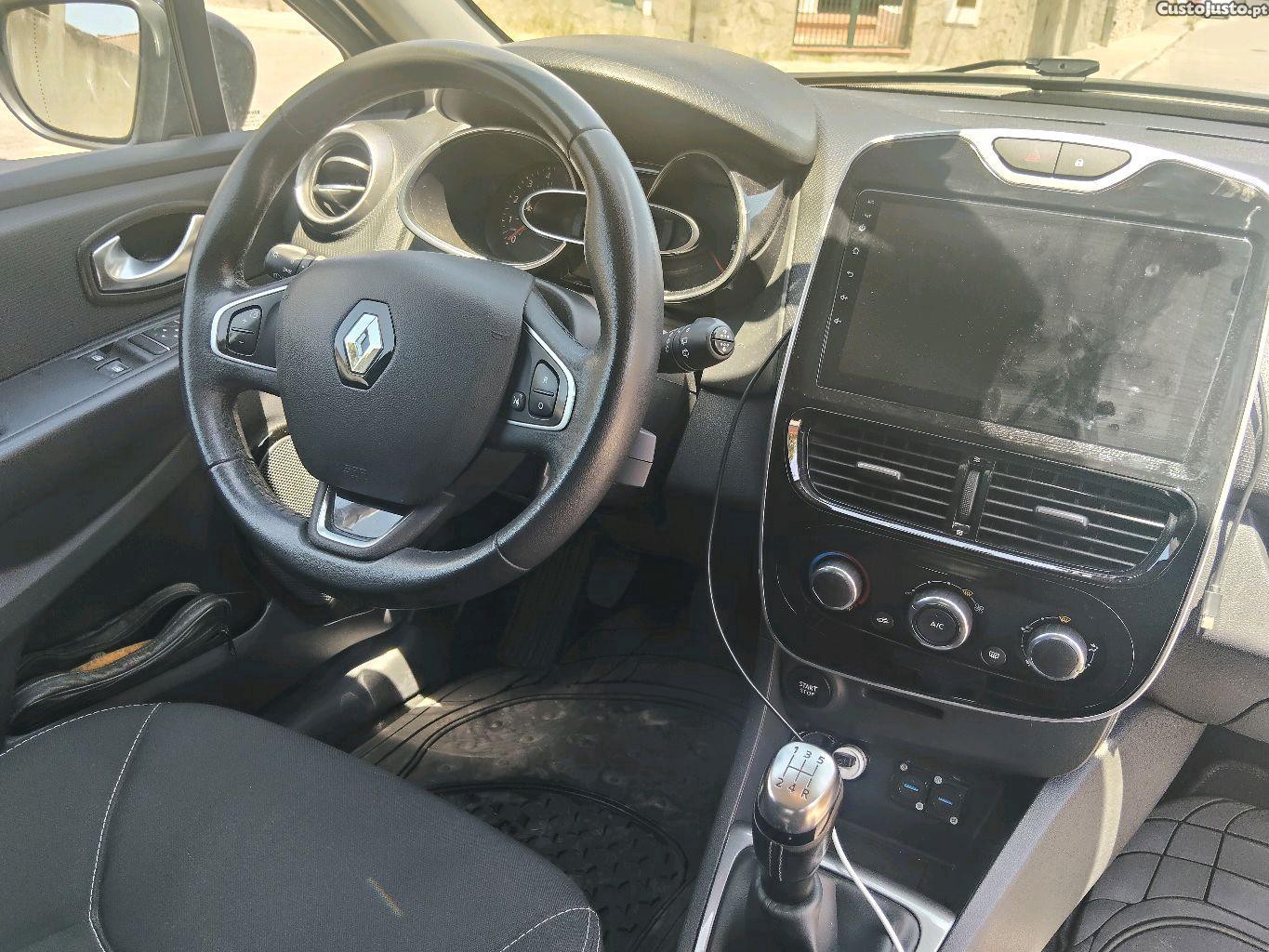 Renault Clio 1.5 DCI — fotografia 6