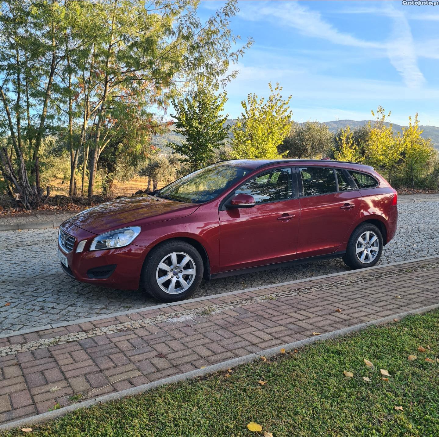 Volvo V60 Diesel 112cv Cx6 A/C 2012 - 12 — photo 3