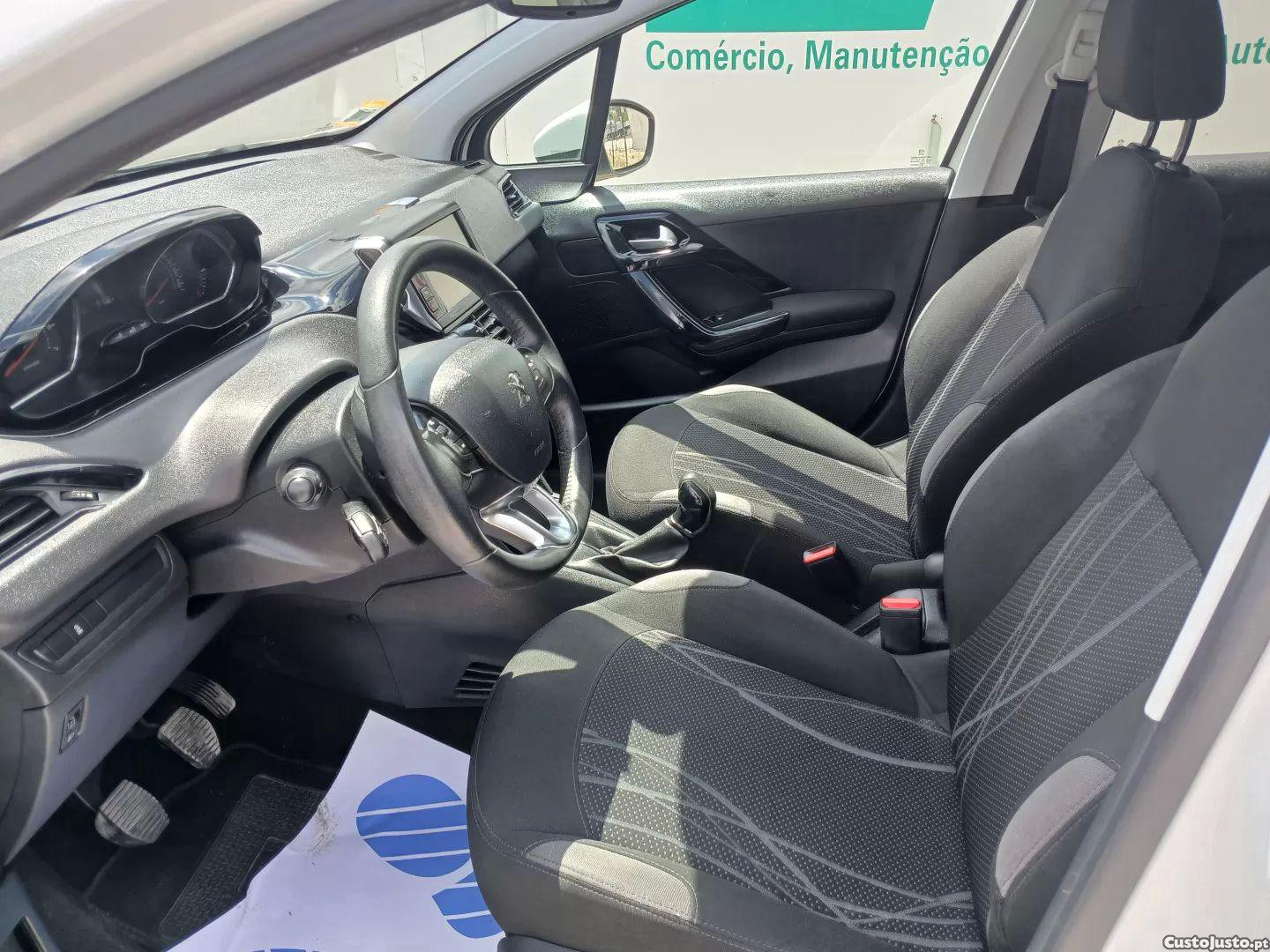 Peugeot 208 1.2 puretech active — fotografia 12
