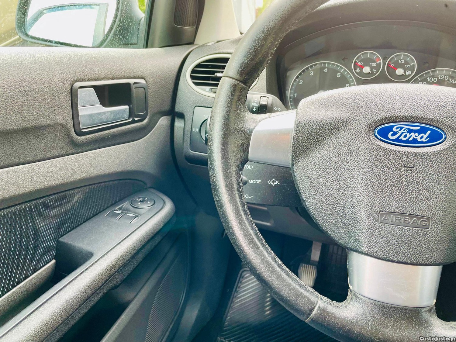 Ford Focus 1.4 16V Trend — fotografia 4