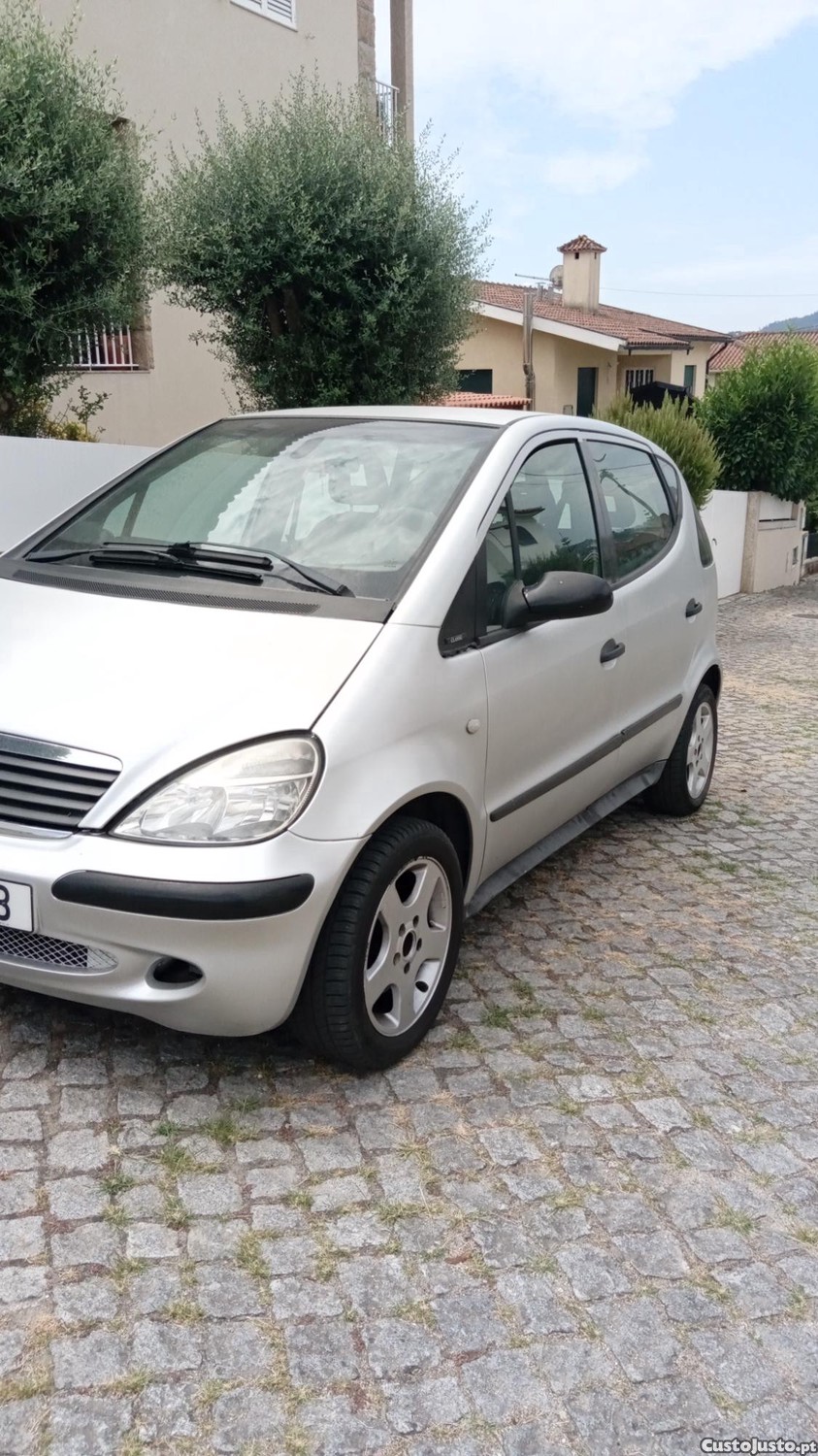 Mercedes-Benz A 170 CDI — fotografia 3