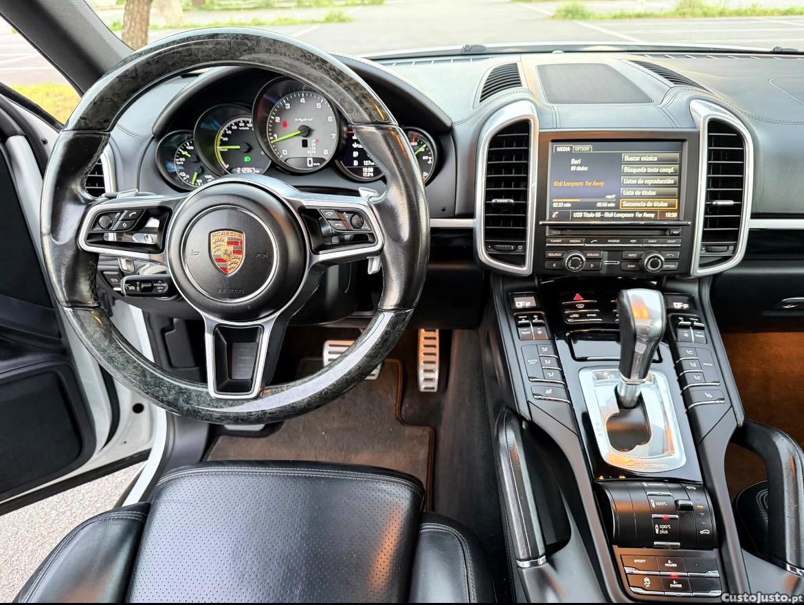 Porsche Cayenne E-Hibrido S 958 — photo 3