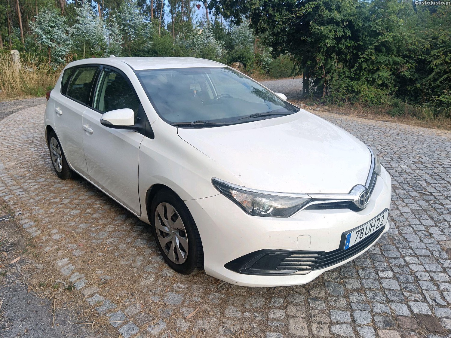 Toyota Auris 1.4 D4D 90cv — fotografia 11