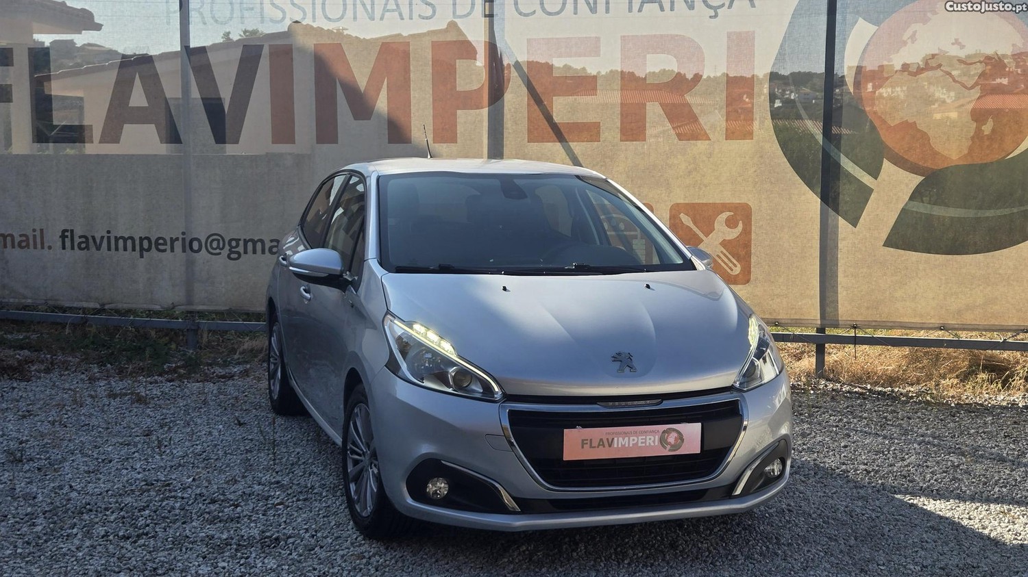 Peugeot 208 1.6HDI Style — fotografia 12