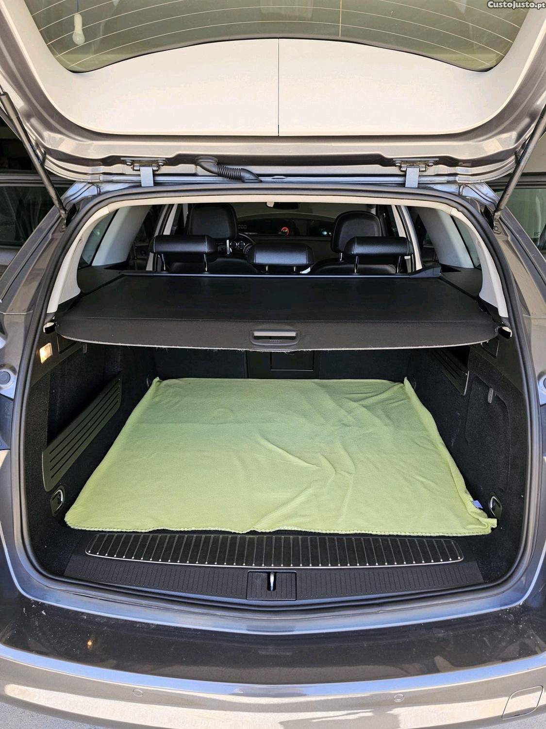 Opel Astra 1.7cdti 125cv pintura e interior novos — fotografia 3