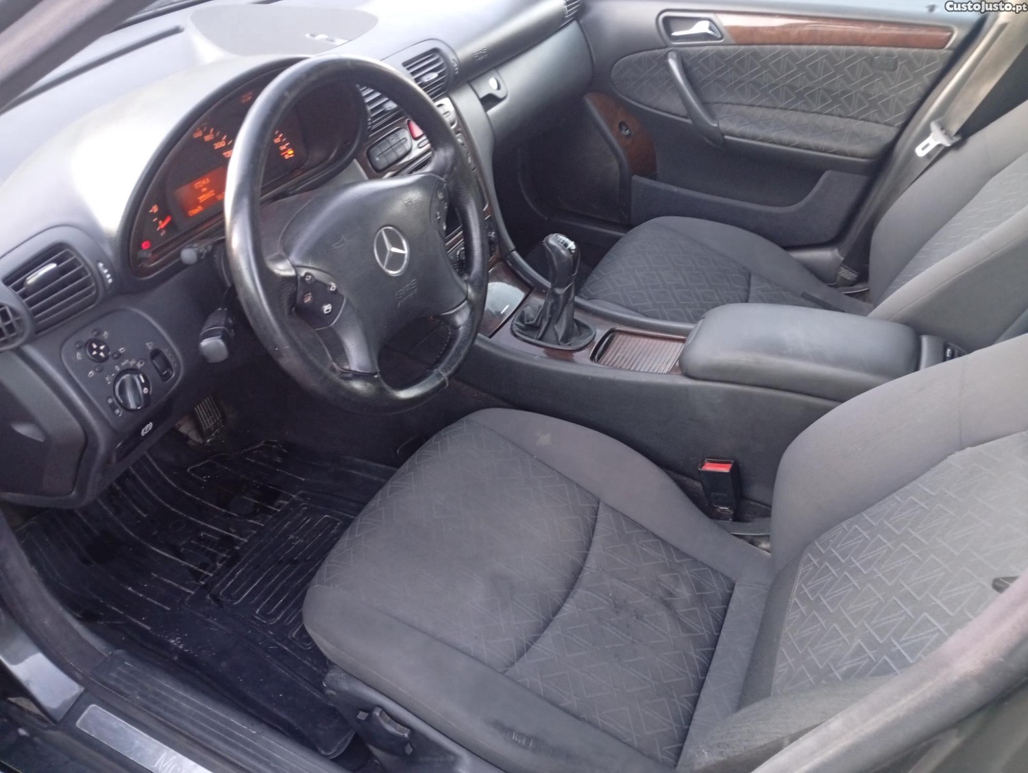 Mercedes-Benz C 220 2.2 143cv — fotografia 7
