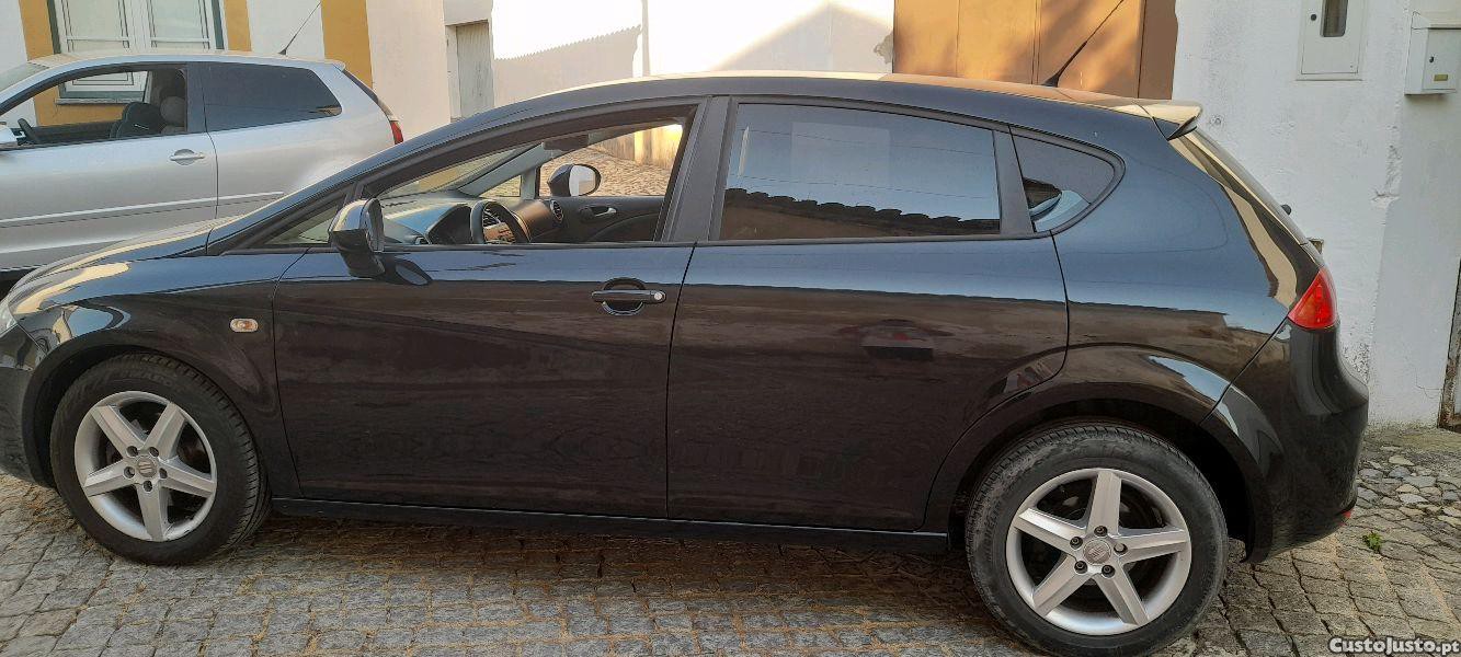 SEAT Leon . — fotografia 4