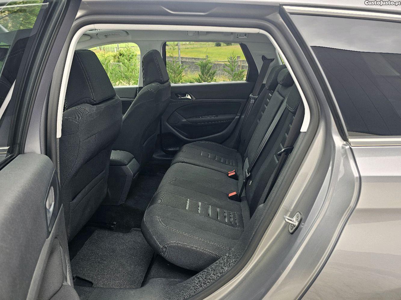 Peugeot 308 Sw 1.6 Hdi — fotografia 2