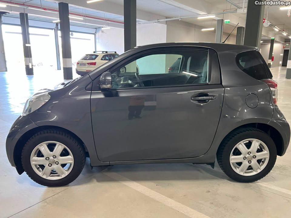 Toyota iQ 1.0 VVT-i plus — fotografia 4