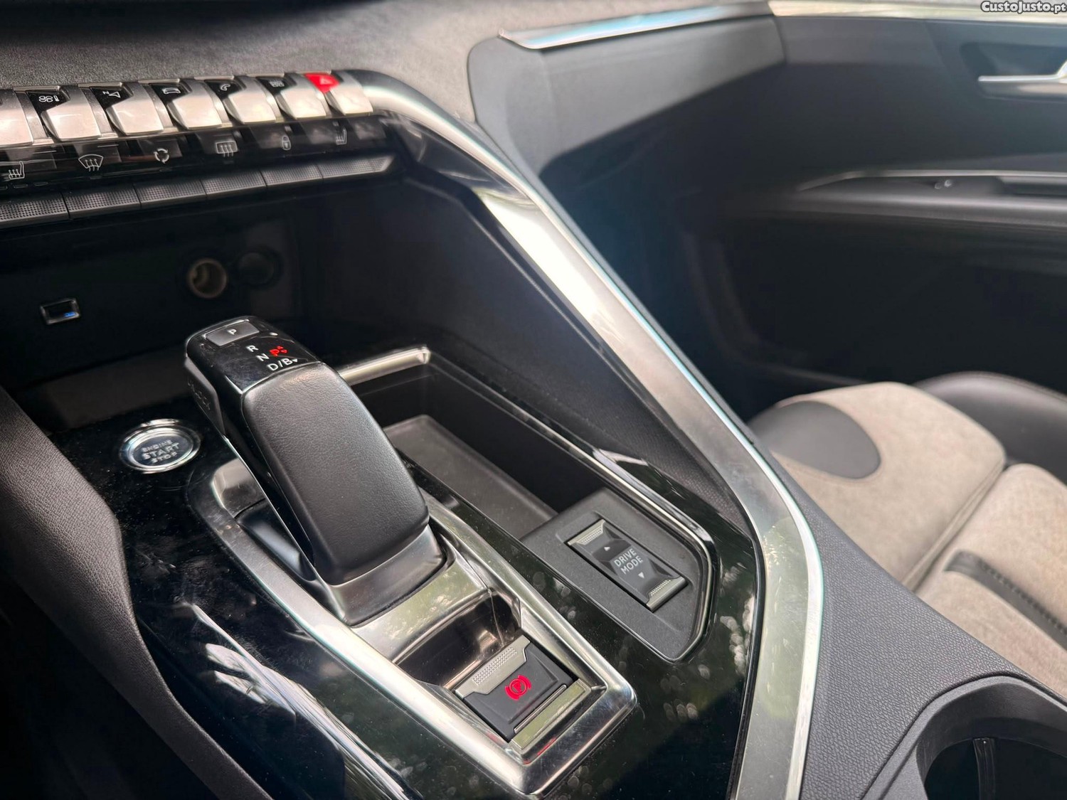 Peugeot 3008 1.6 Hybrid GT Pack e-EAT8 — fotografia 7
