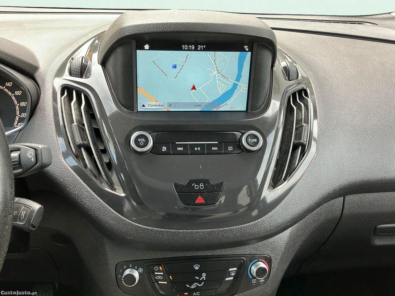 Ford Tourneo 1.0 EcoBoost Titanium — fotografia 5