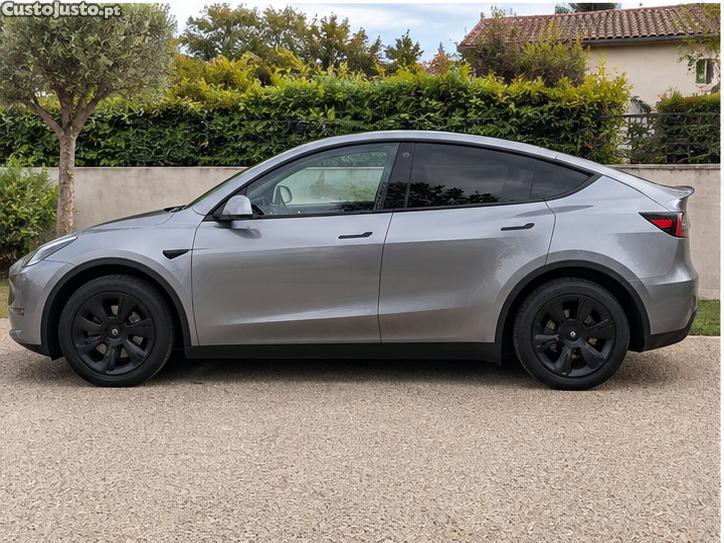 Tesla Model Y Tesla Model Y Long Range AWD (Grande Autonomia, tração integral 4x4) — photo 3