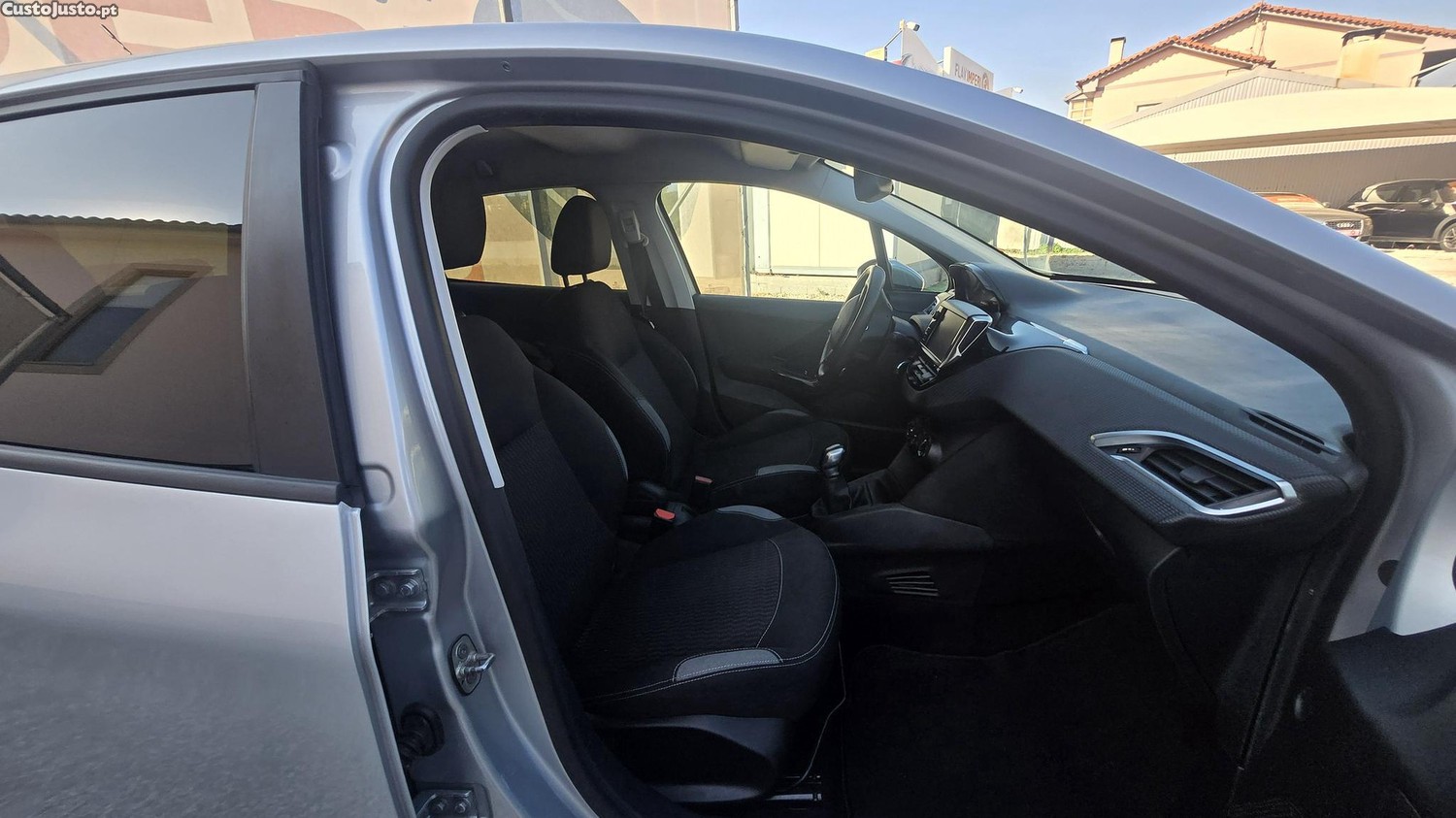 Peugeot 208 1.6HDI Style — fotografia 4