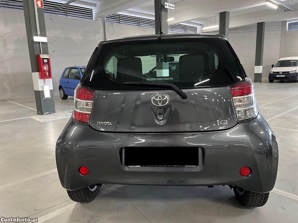 Toyota iQ 1.0 VVT-i plus — fotografia 3