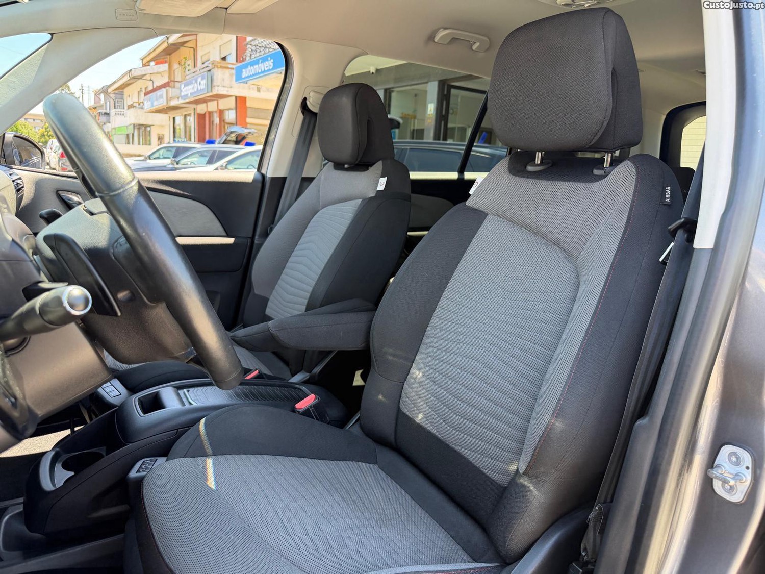 Citroën C4 Spacetourer 1.5 BlueHDi Shine EAT8 — fotografia 15