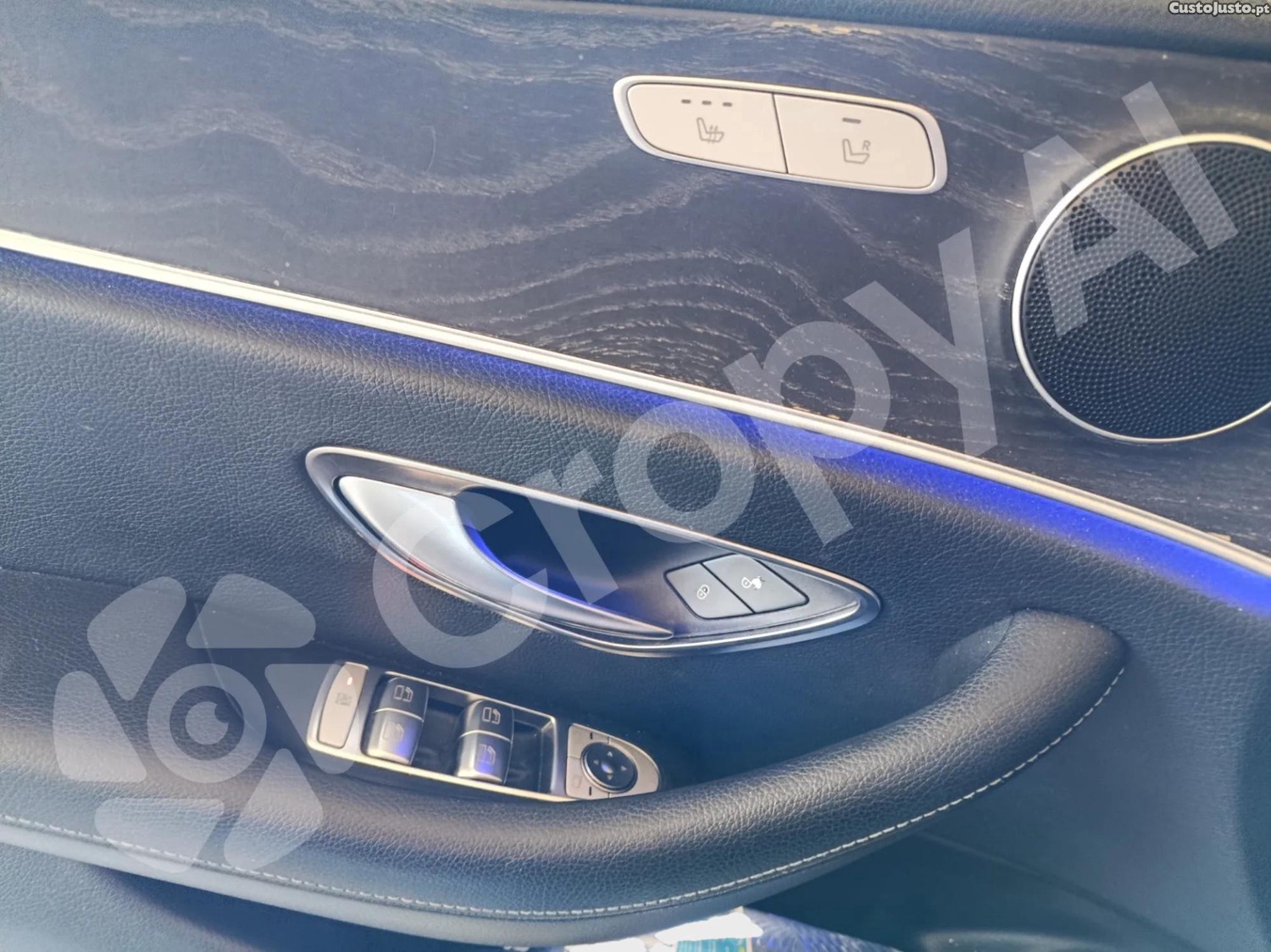 Mercedes-Benz E 220 4 matic — fotografia 2