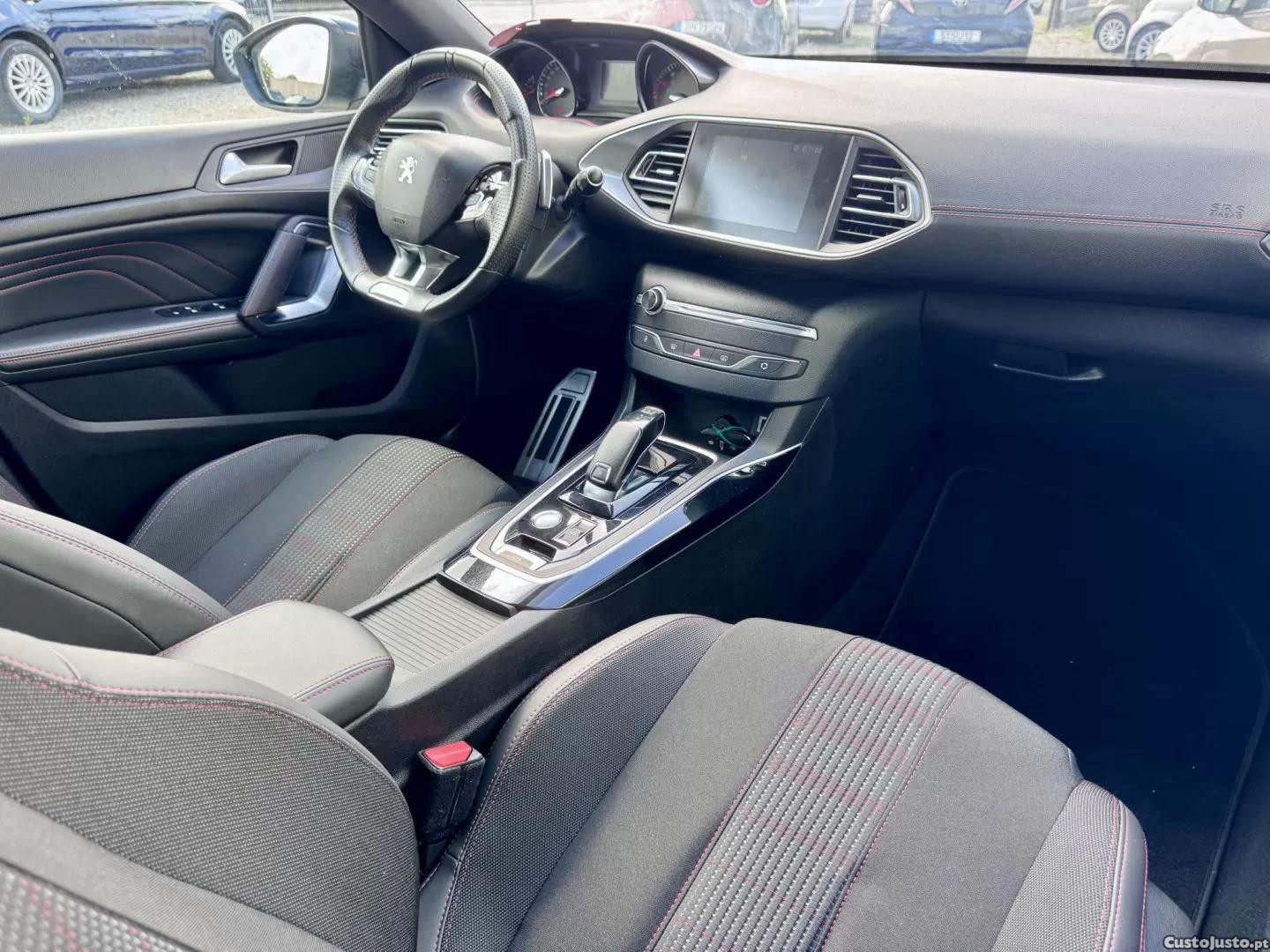 Peugeot 308 1.2 puretech gt pack eat8 — fotografia 2