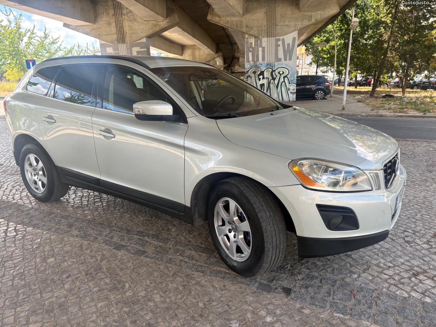 Volvo XC 60 AWD 2.4 D 5 cilindros — fotografia 9