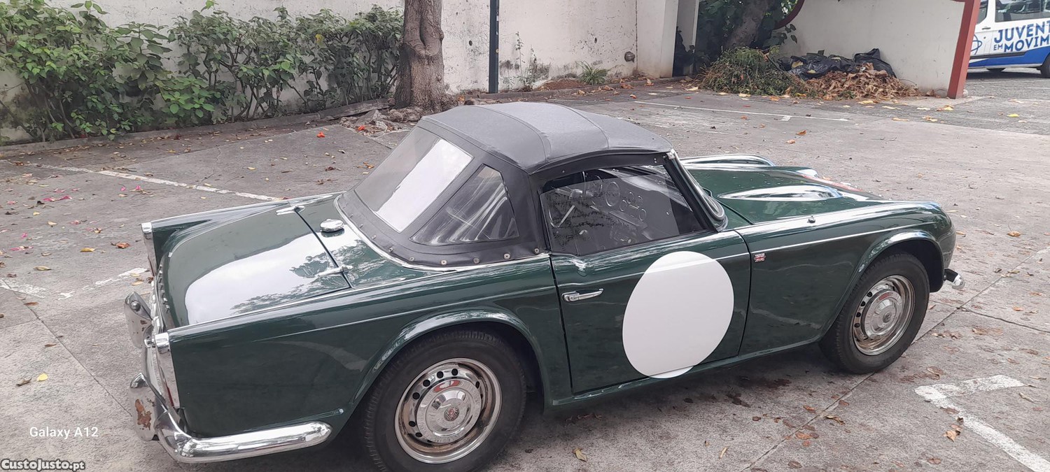Triumph TR4 Roadster — photo 3