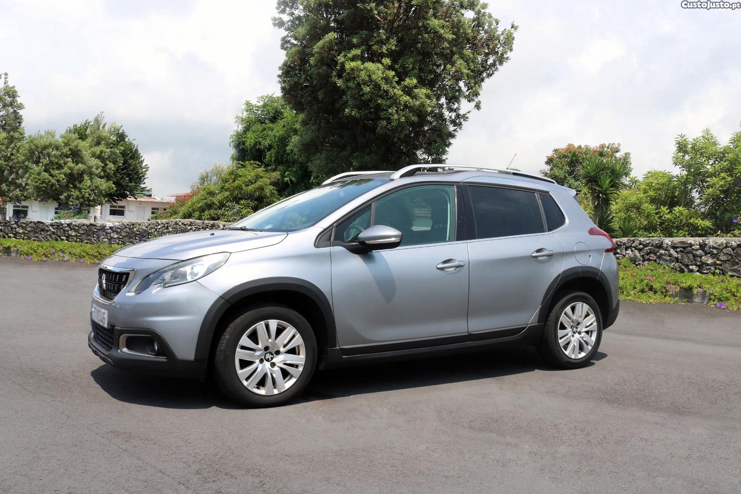 Peugeot 2008 Allure 1.2 PureTech — fotografia 6