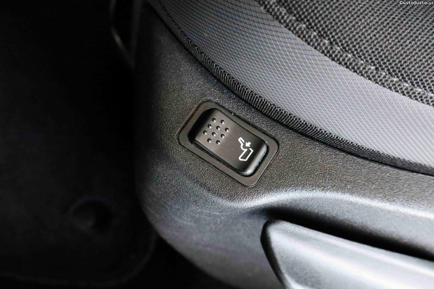 Jeep Renegade 1.0 T Limited — fotografia 16