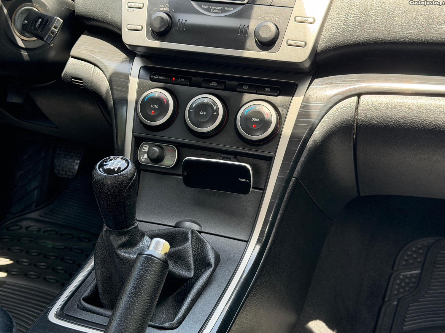 Mazda 6 2.0 MZR CD 140 cv Dynamic — fotografia 3