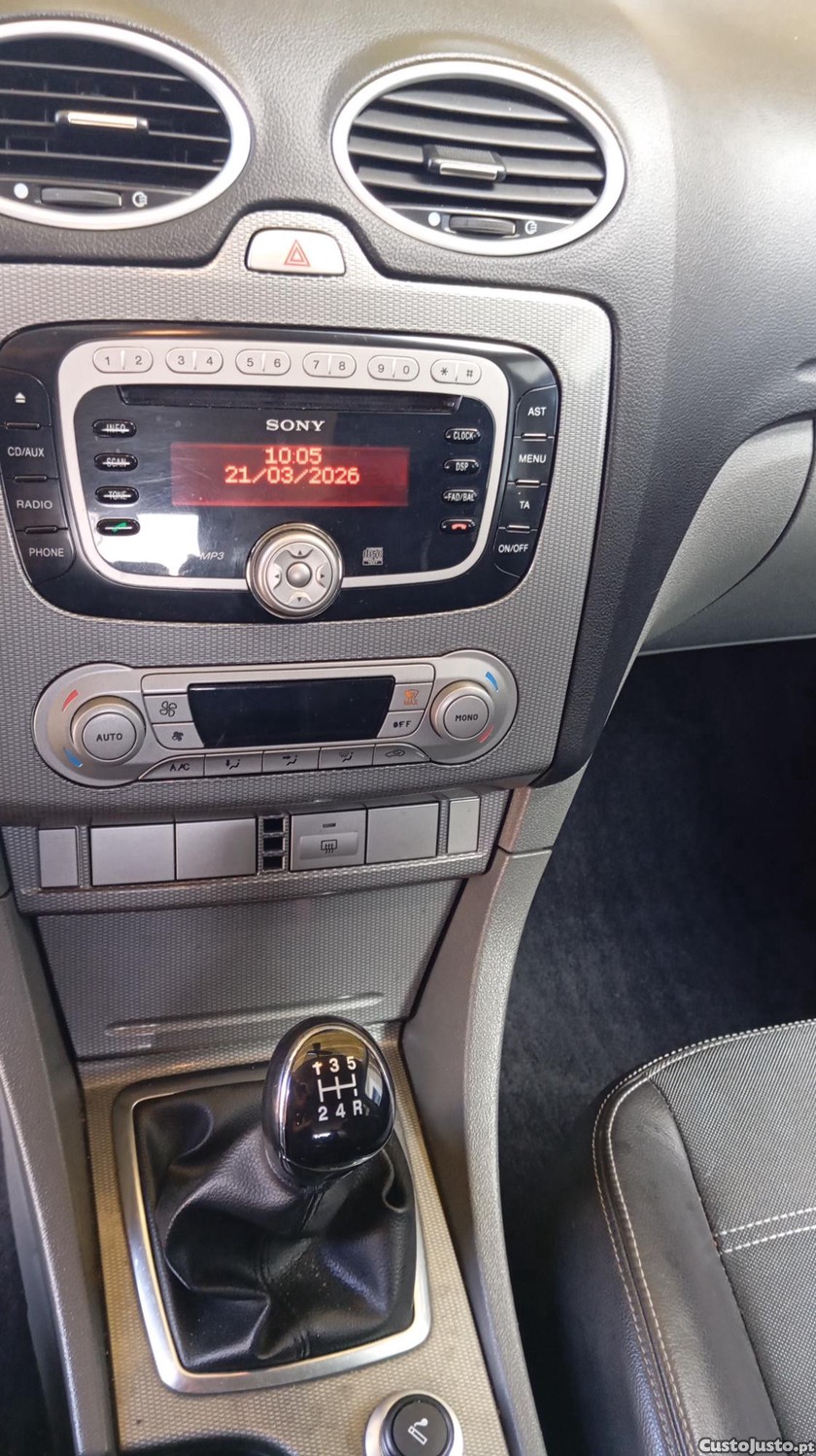 Ford Focus Titanium — fotografia 3