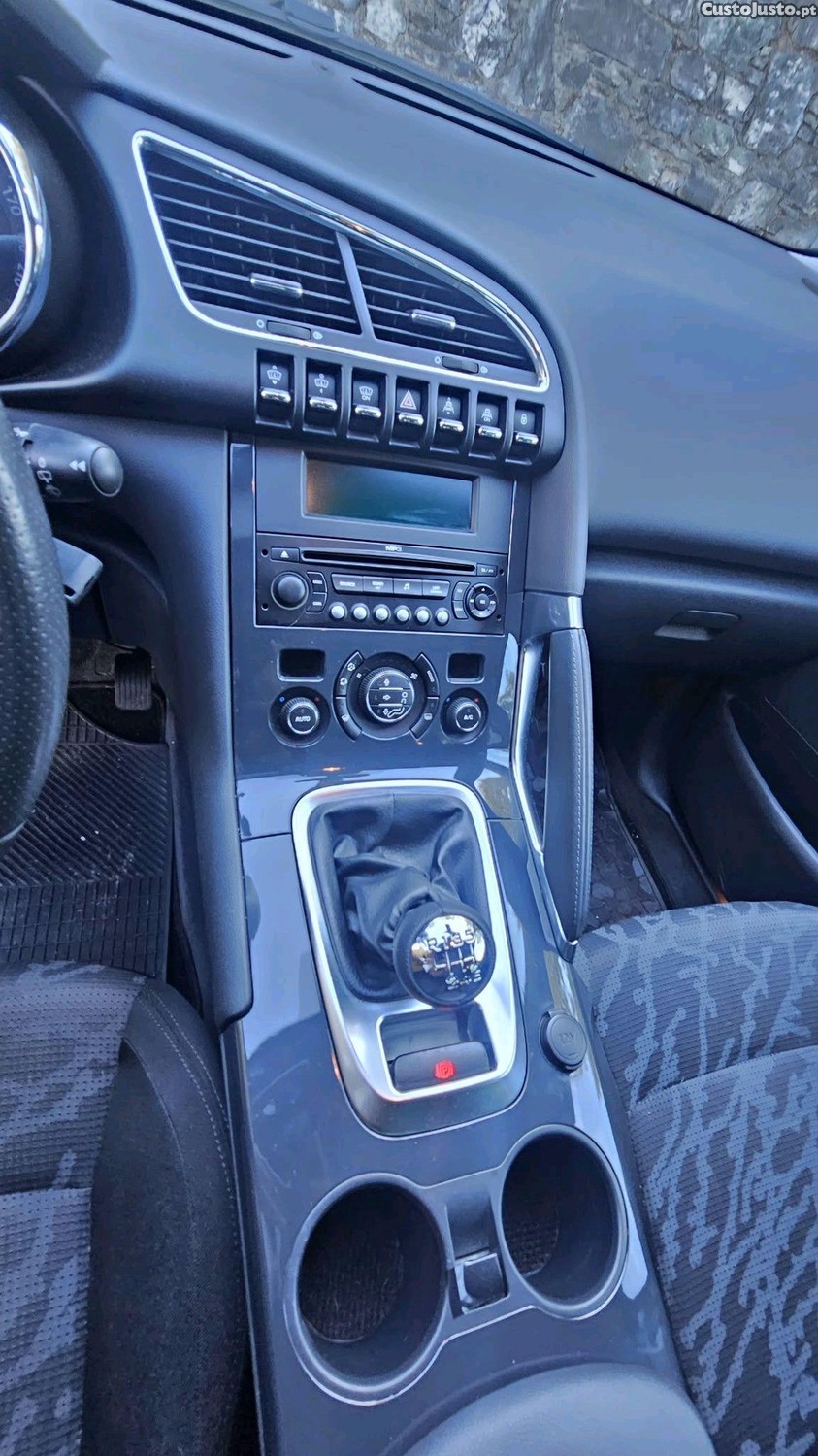 Peugeot 3008 1.6 hdi — photo 5