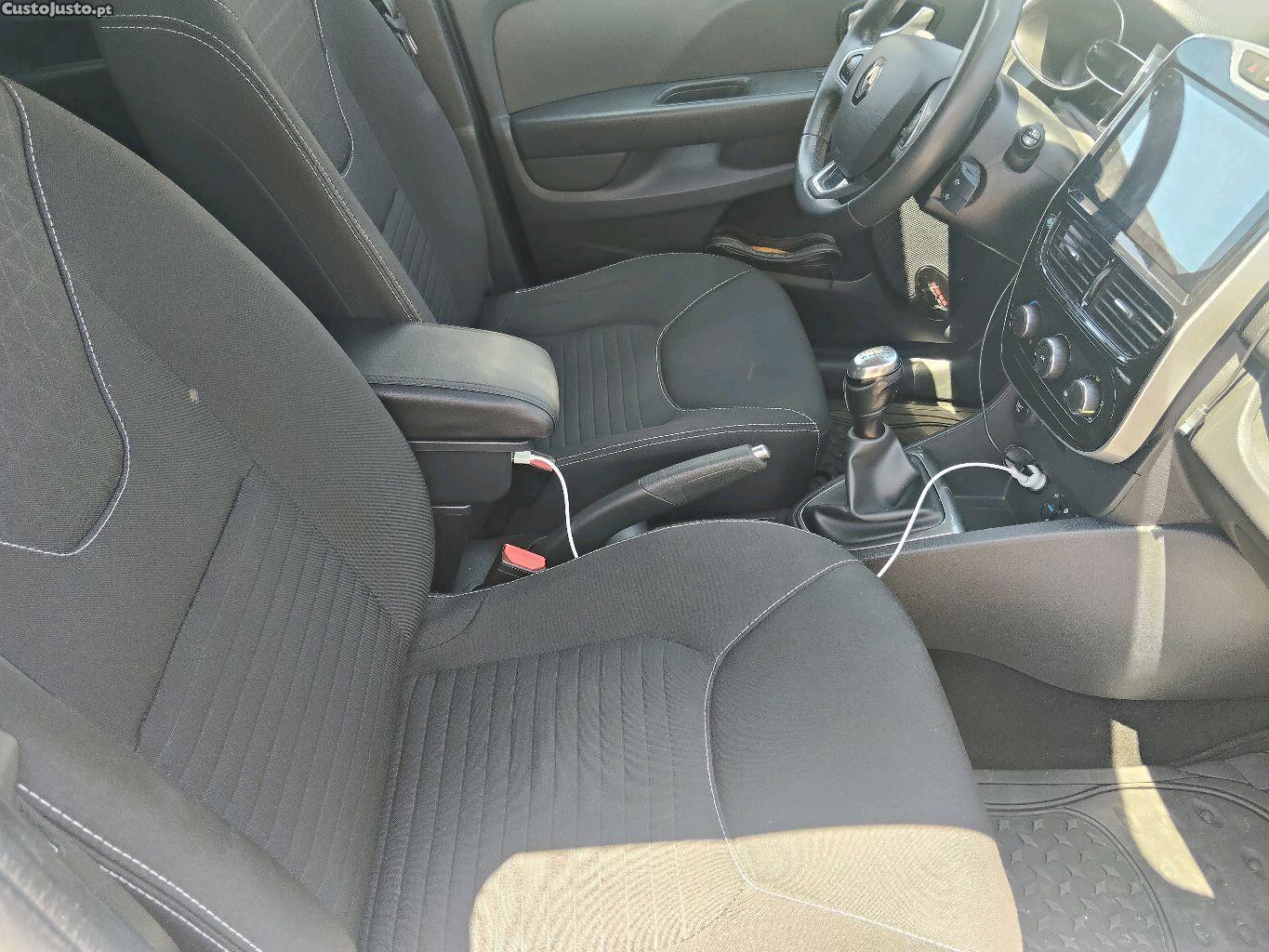 Renault Clio 1.5 DCI — fotografia 4