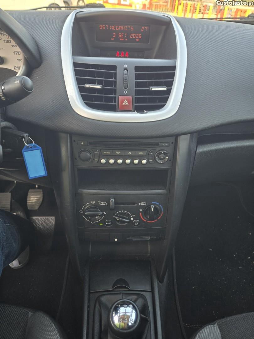 Peugeot 207 1.4 16V Trendy — fotografia 3