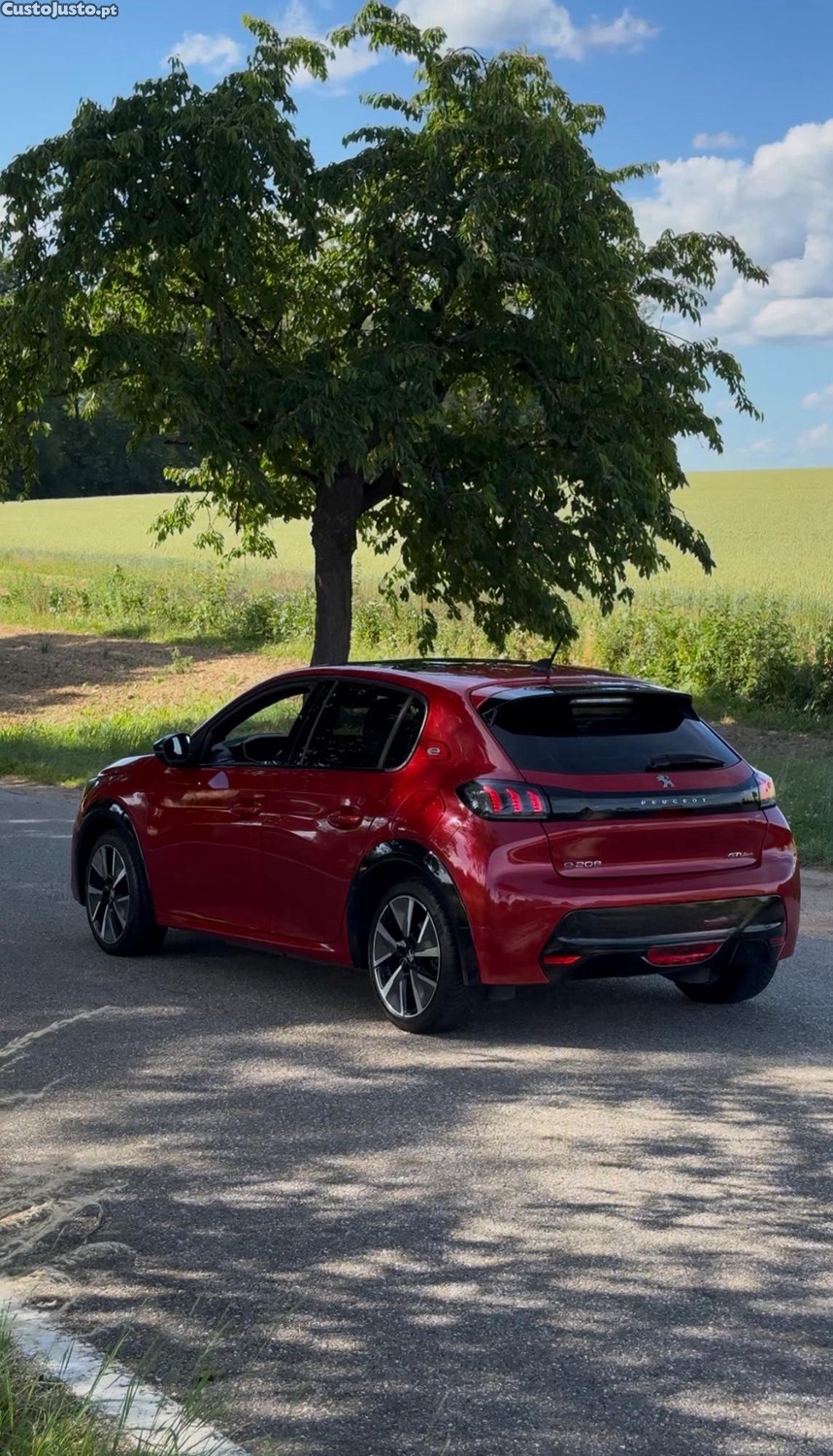 Peugeot 208 E GT LINE — fotografia 8