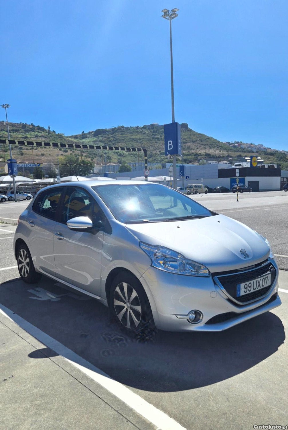 Peugeot 208 1.4 HDI — photo 2