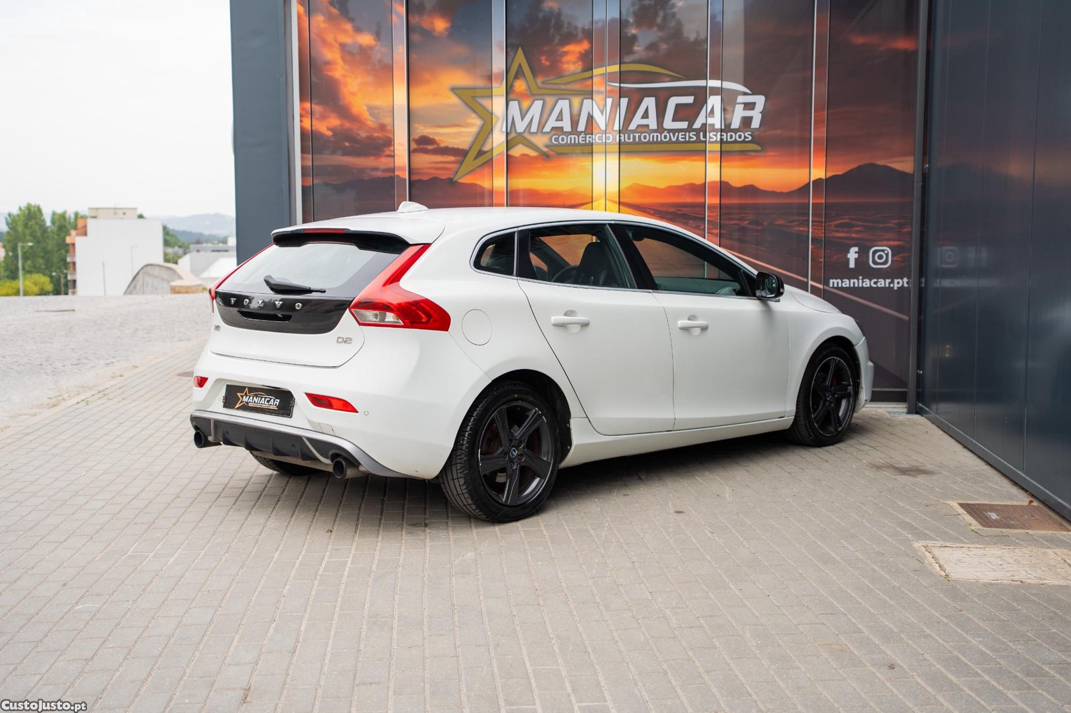 Volvo V40 D2 R Design — fotografia 18