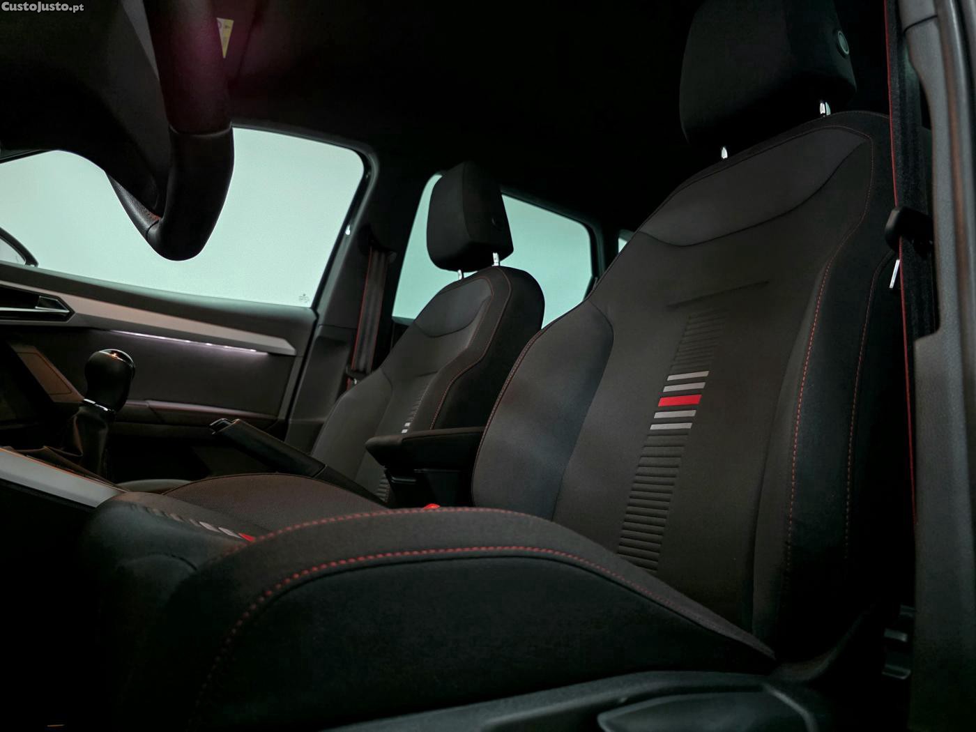 SEAT Arona 1.0 TSI FR Full Extr — fotografia 18