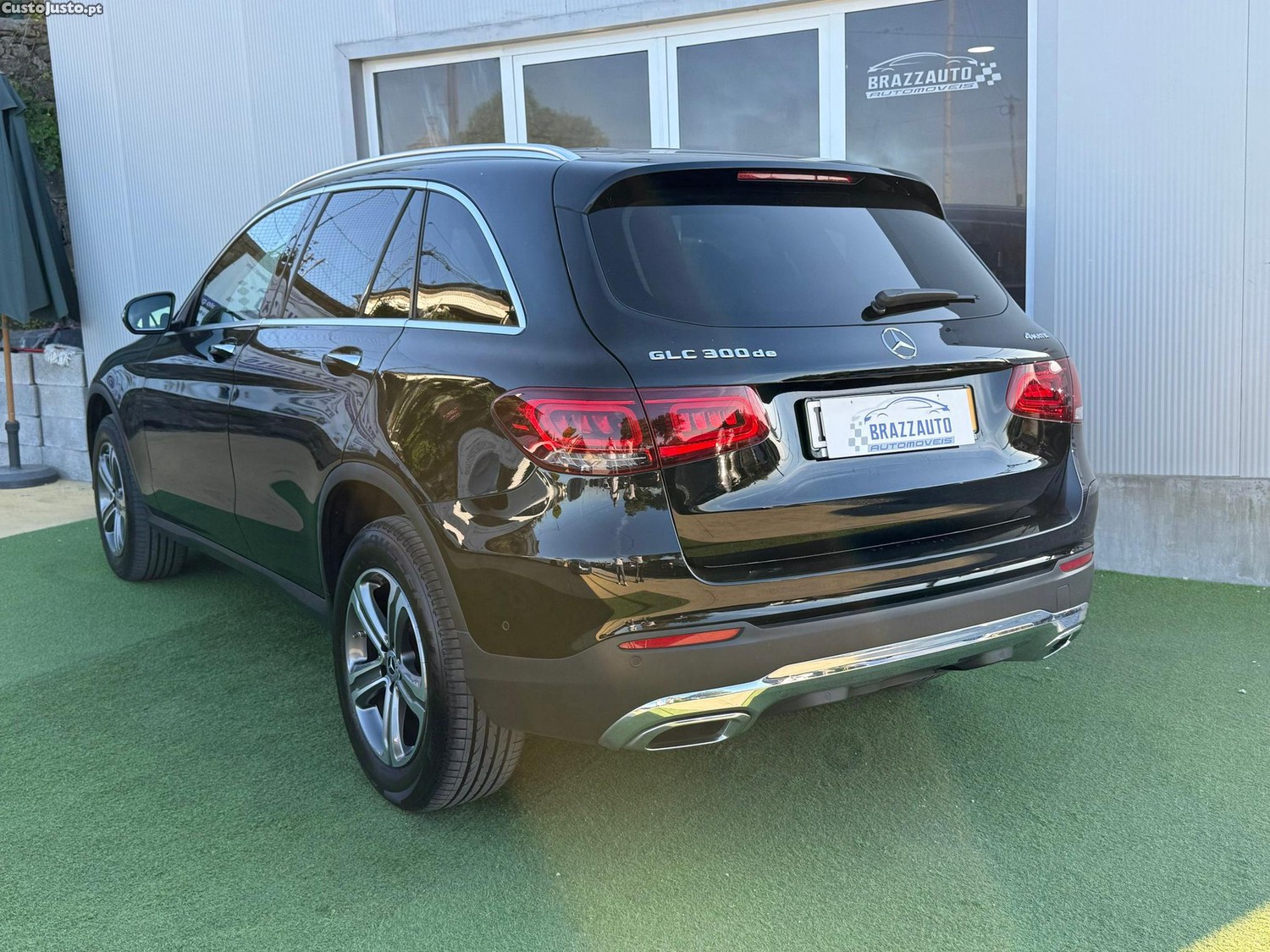 Mercedes-Benz GLC 300 de 4Matic 9G-TRONIC Exclusive — fotografia 23