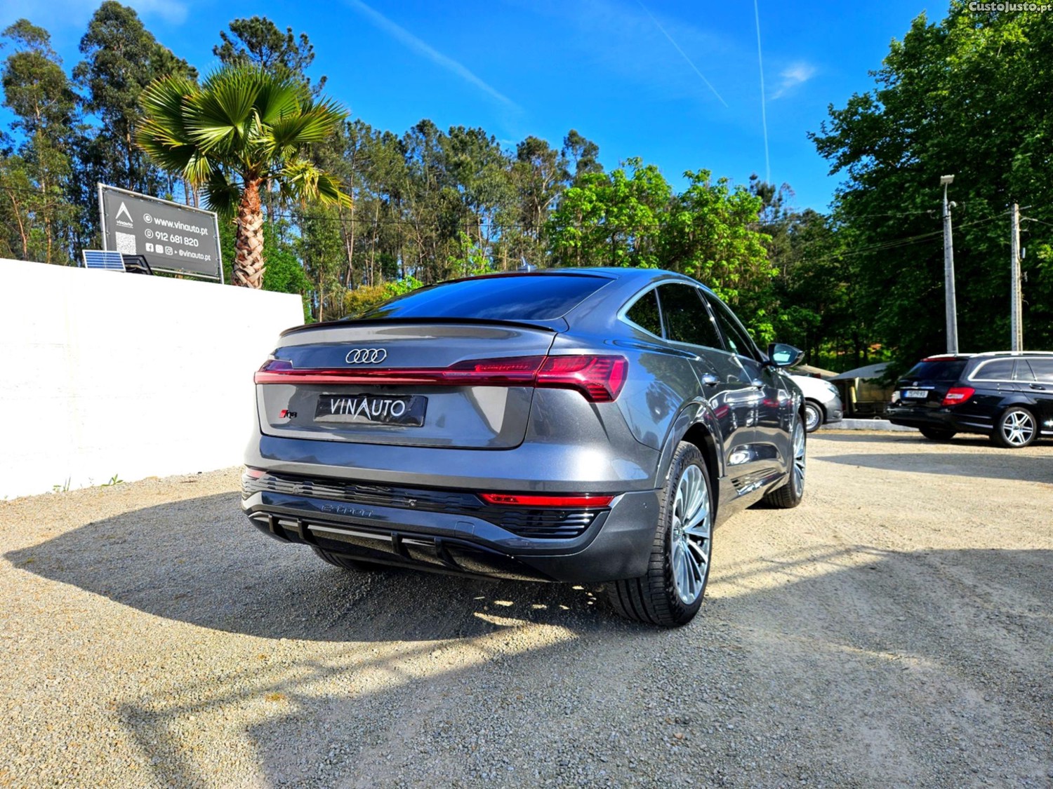 Audi Q8 Sportback 50 E-Tron — fotografia 7