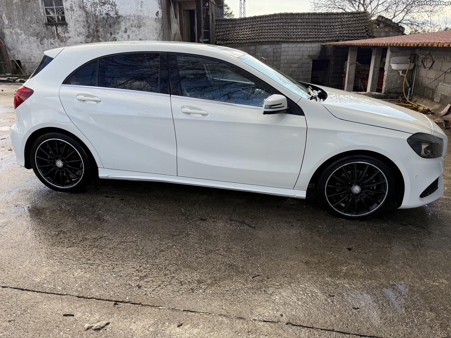 Mercedes-Benz A 200 AMG LINE — fotografia 7