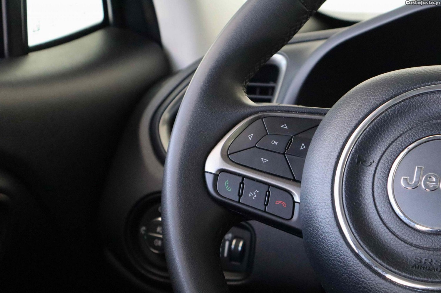 Jeep Renegade 1.0 T Limited — fotografia 13