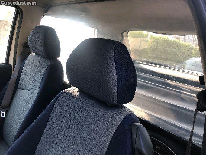 Fiat Punto 1.9 JTD — fotografia 4