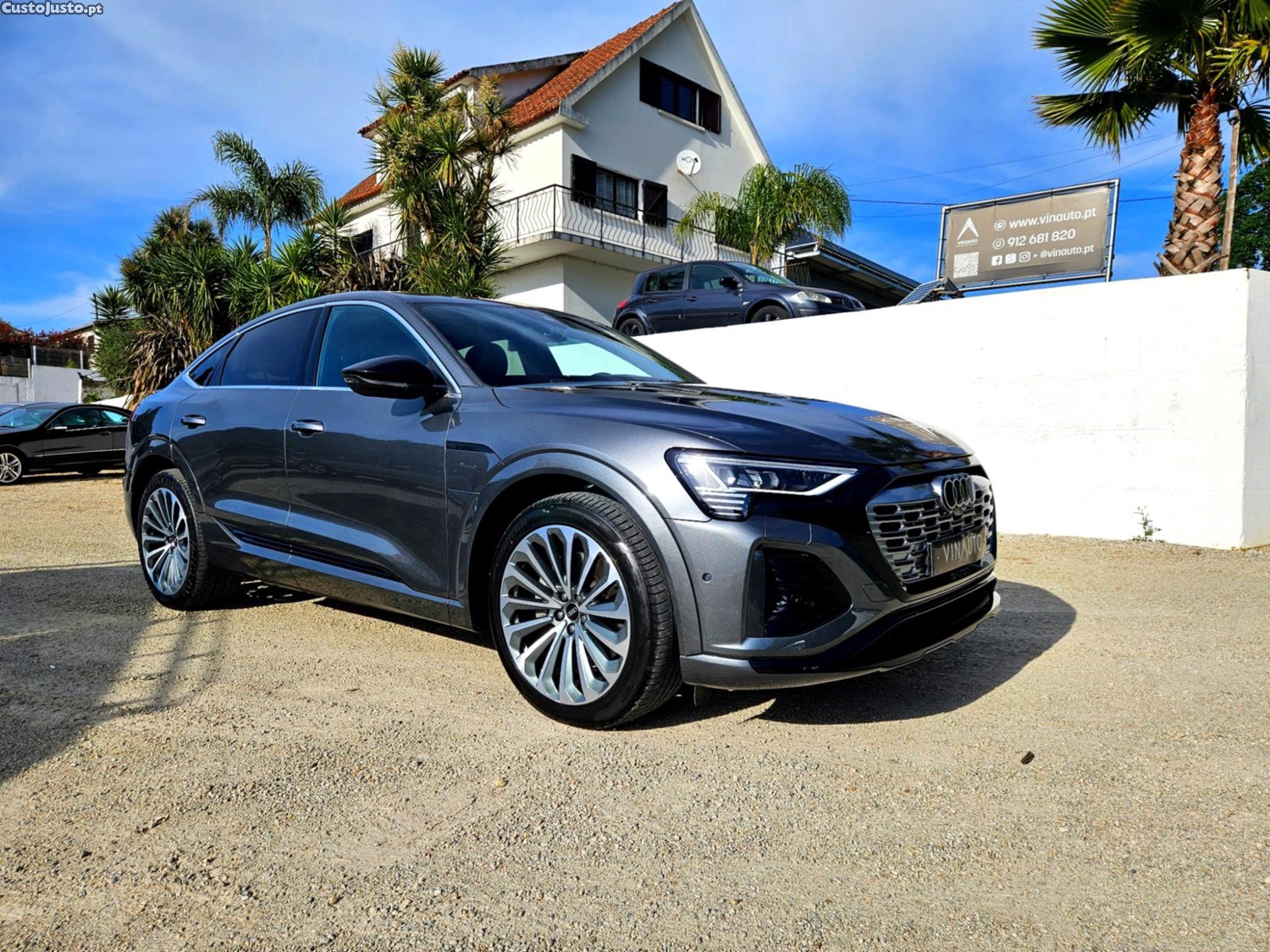 Audi Q8 Sportback 50 E-Tron — fotografia 9