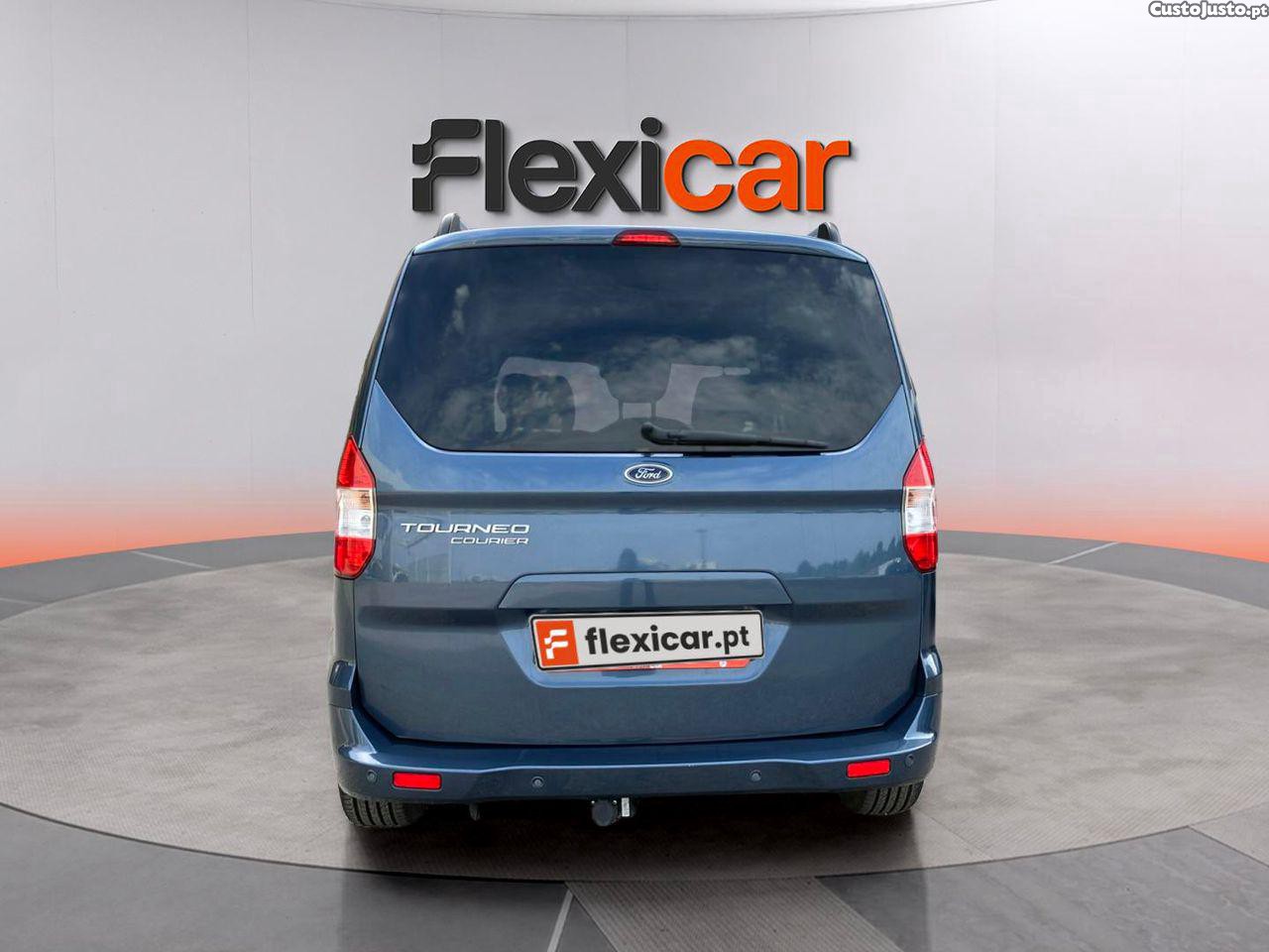 Ford Tourneo 1.0 EcoBoost Titanium — fotografia 13