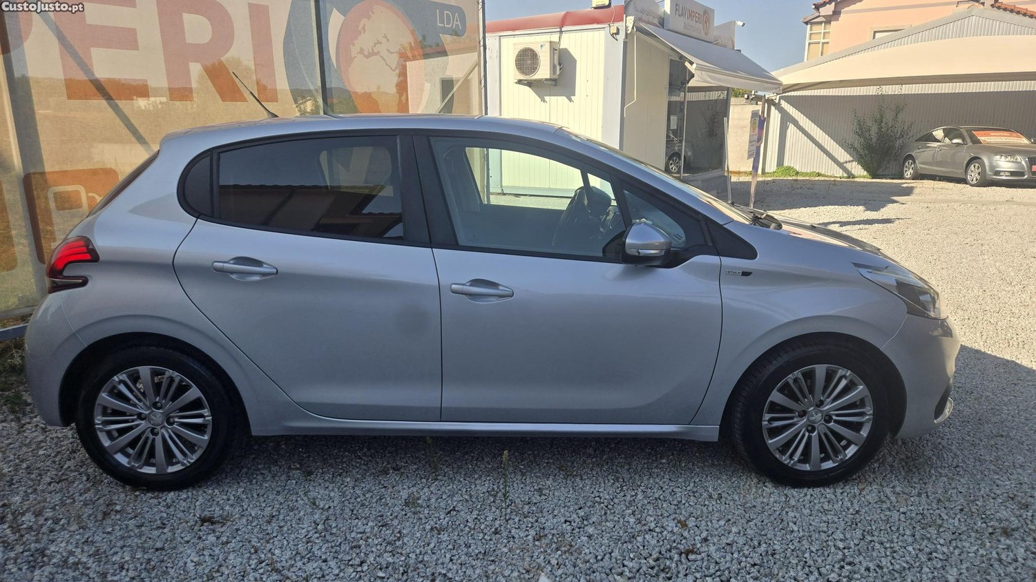 Peugeot 208 1.6HDI Style — fotografia 11