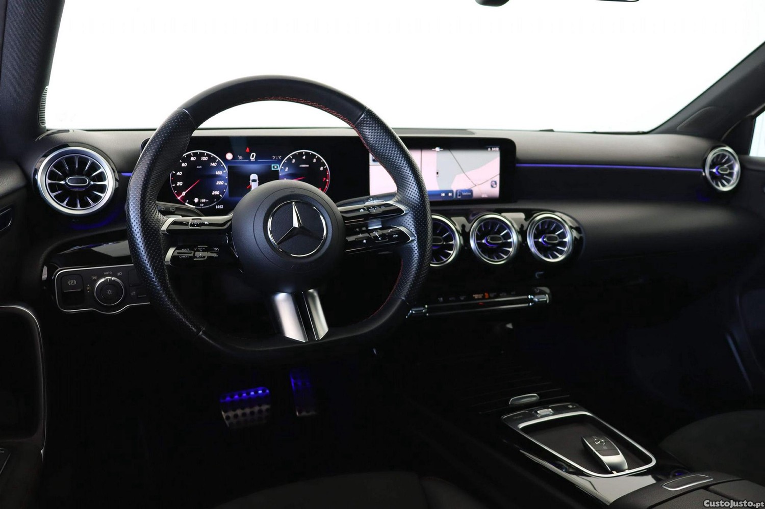 Mercedes-Benz A 200 AMG Line Aut. — fotografia 10