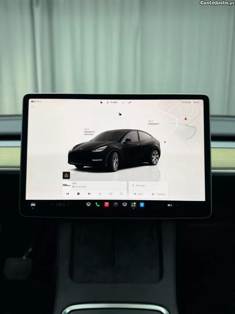 Tesla Model Y Standard range plus — fotografia 15