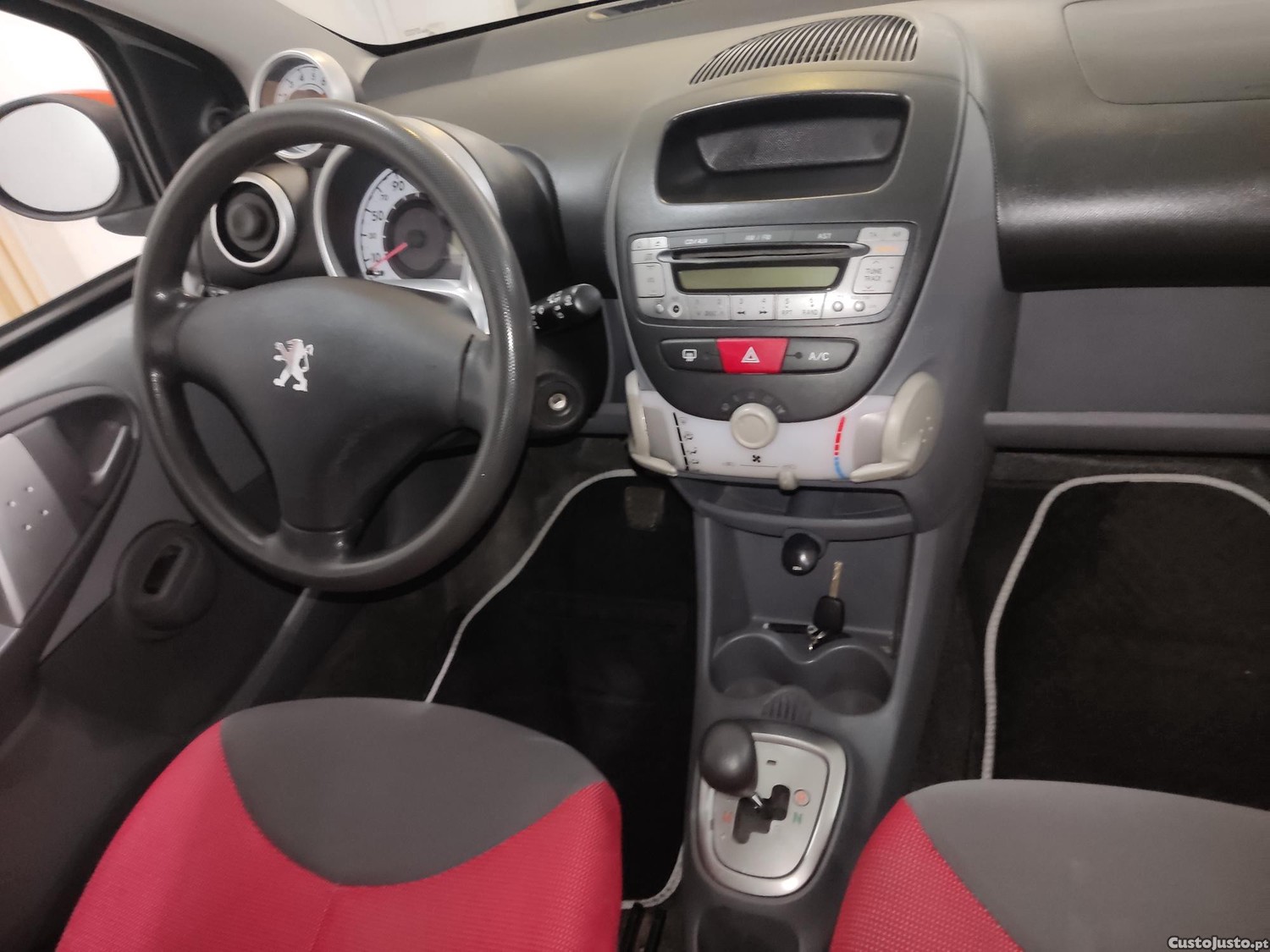 Peugeot 107 1.0 caixa automática 120000 km — fotografia 6