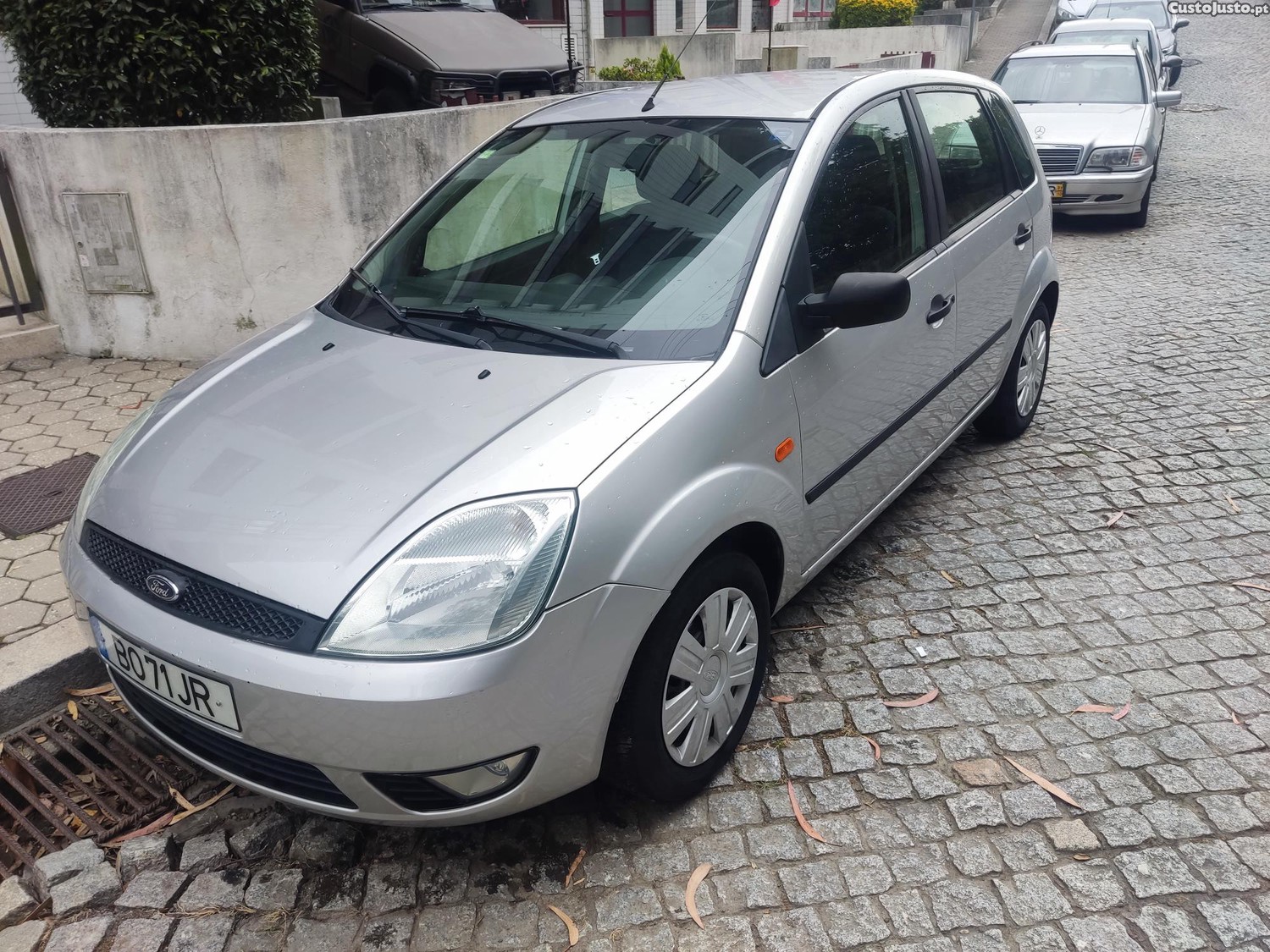 Ford Fiesta 1.4 Tdci Caixa automática como novo — fotografia 6